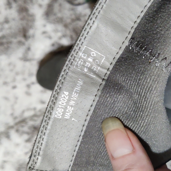 Bullboxer Knee High Heeled Boots - Picture 9 of 11